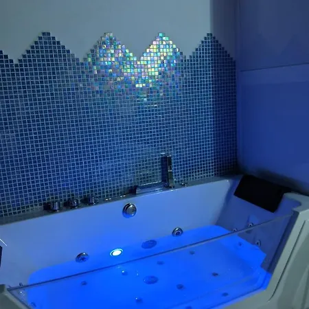Appartement Jacuzzi Suite, Sueno De Pakito